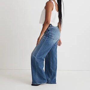 Curvy Superwide Leg Jeans in Fannin Wash